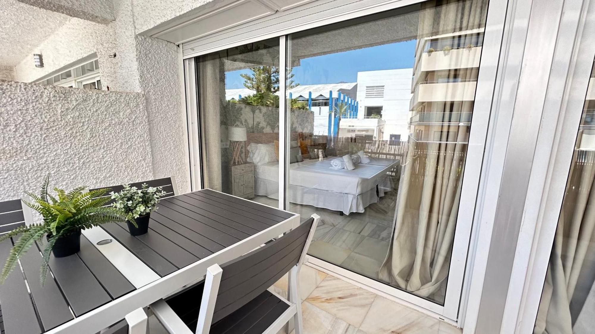 Center New And Luxurious On The 627 Apartemen *